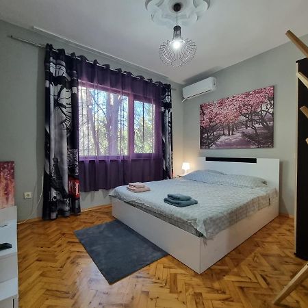 Reni'S Apartment-With Private Parking In Center Burgas Extérieur photo