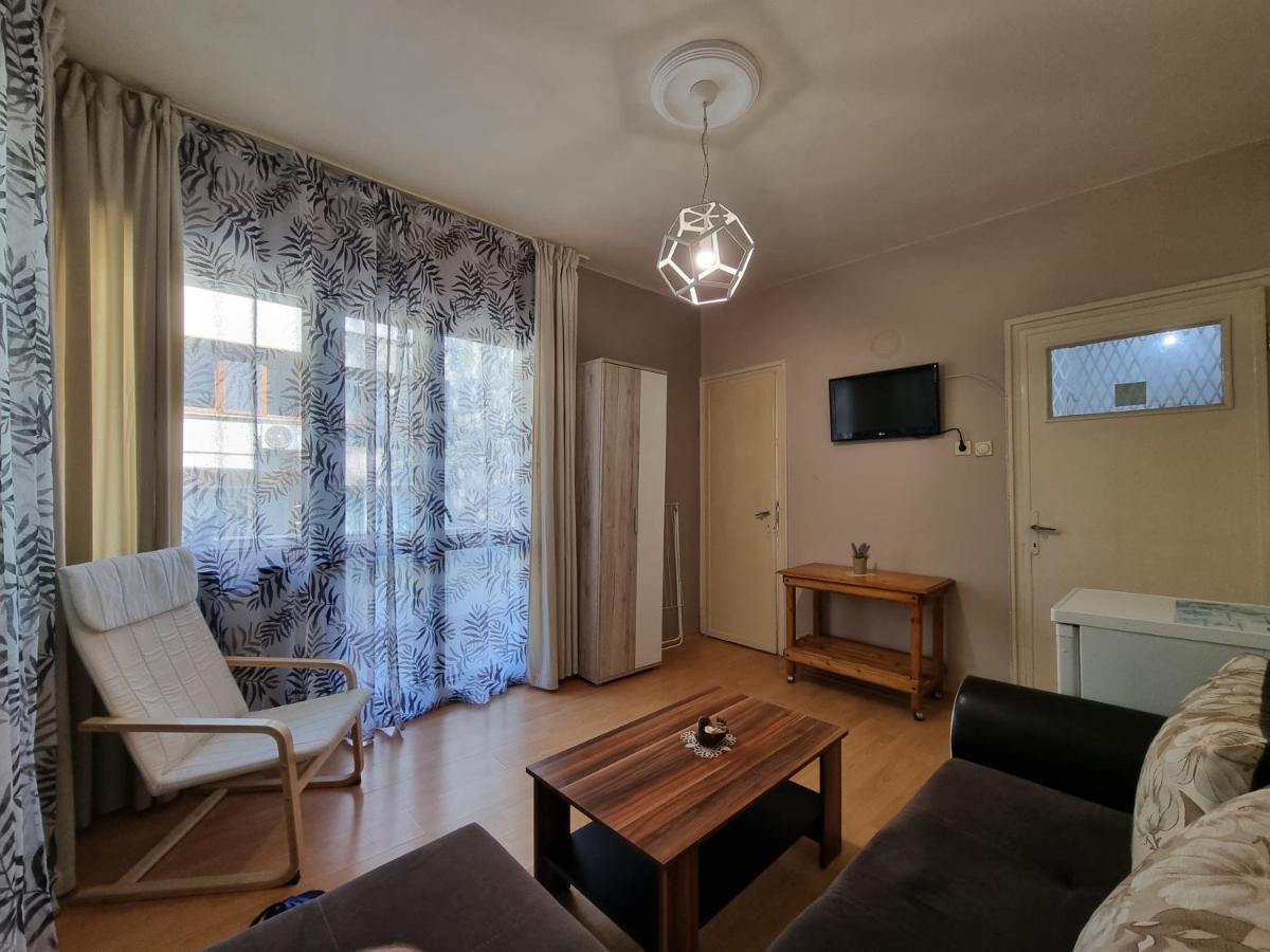 Reni'S Apartment-With Private Parking In Center Burgas Extérieur photo
