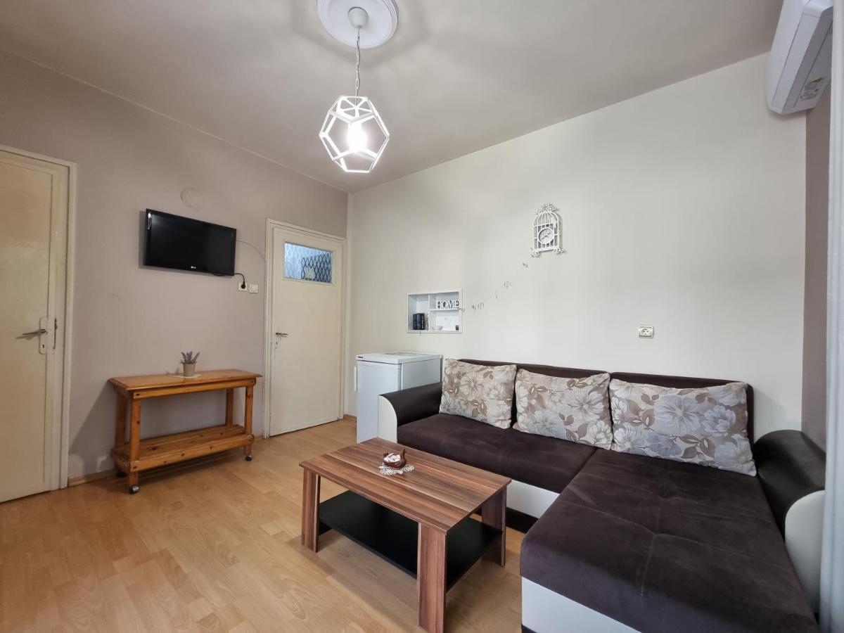 Reni'S Apartment-With Private Parking In Center Burgas Extérieur photo