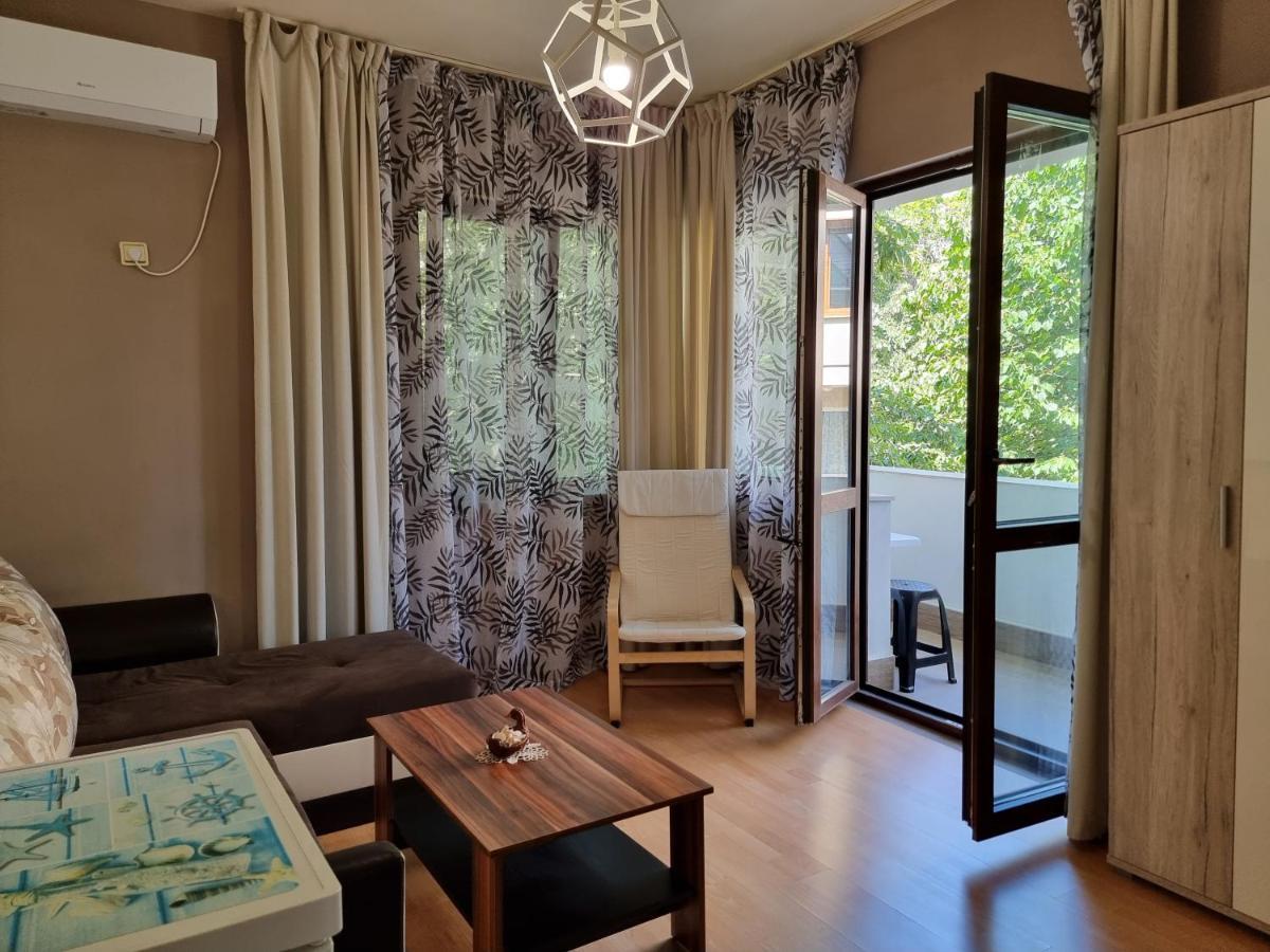 Reni'S Apartment-With Private Parking In Center Burgas Extérieur photo