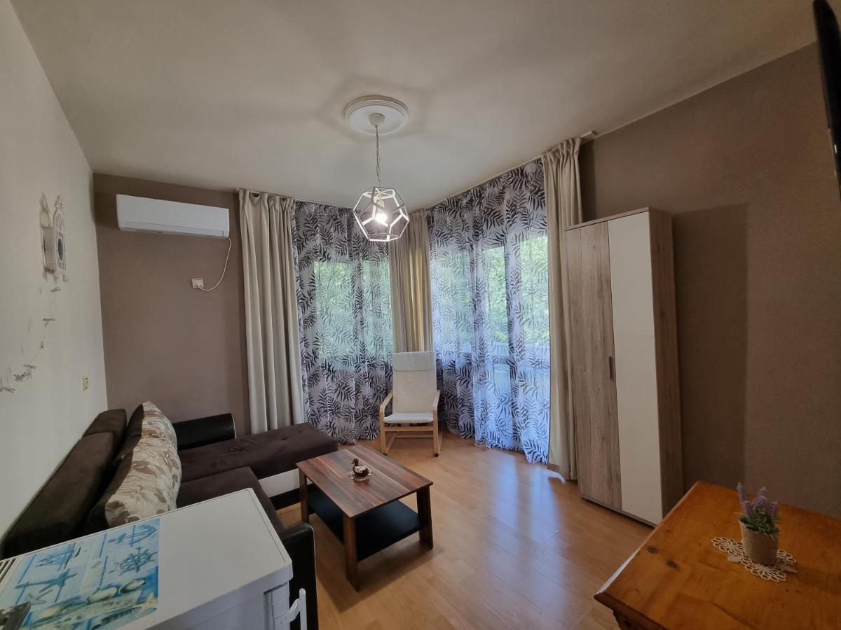 Reni'S Apartment-With Private Parking In Center Burgas Extérieur photo