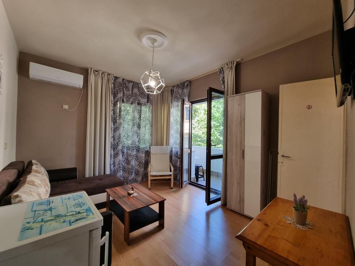 Reni'S Apartment-With Private Parking In Center Burgas Extérieur photo